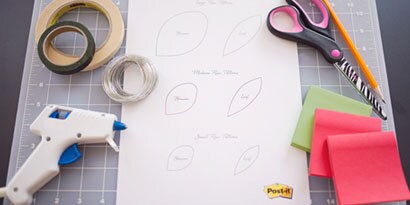 Materialien für spiralförmige Papierrosen
